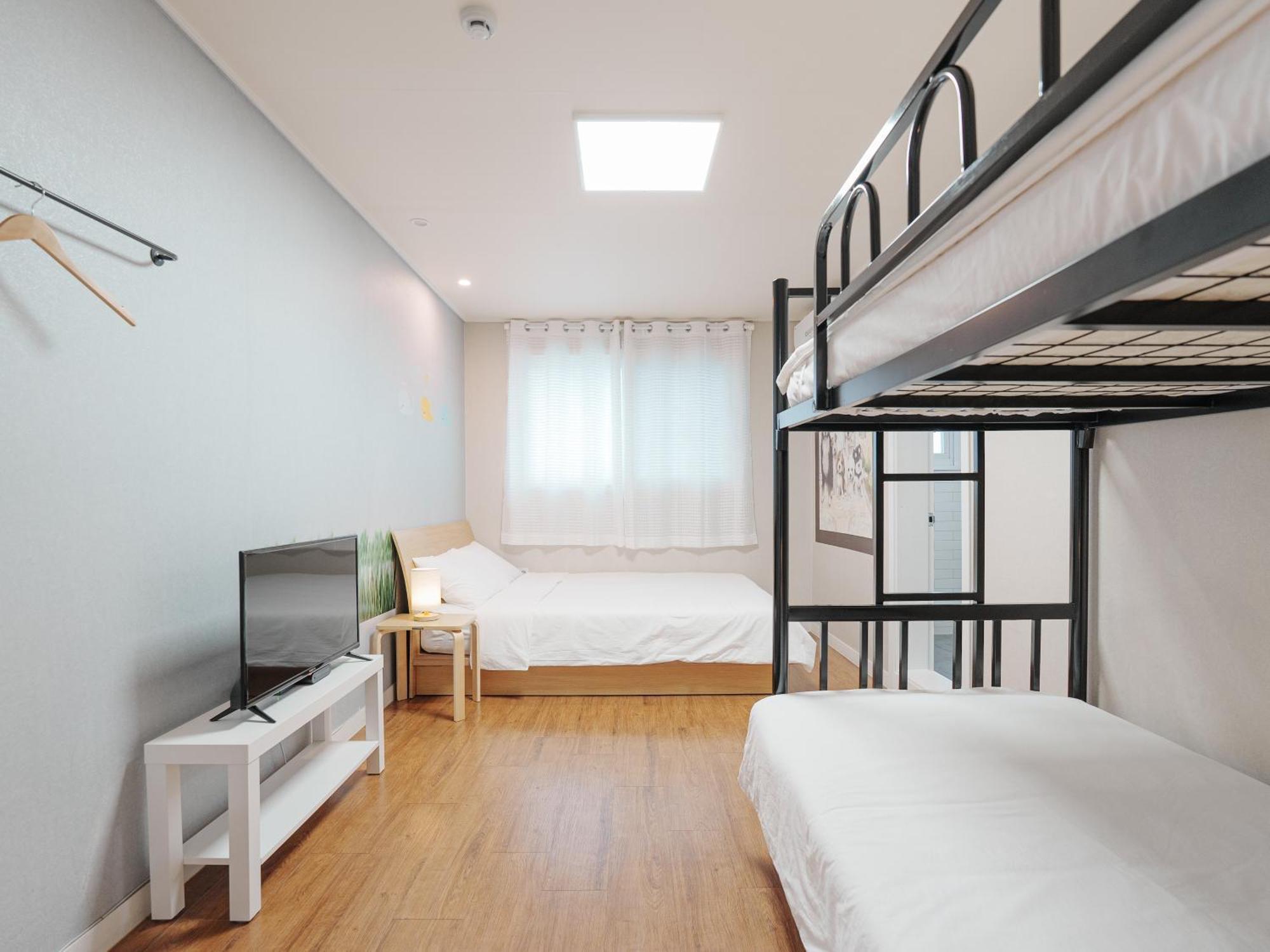 Rain Boots Guest House Инчон Екстериор снимка