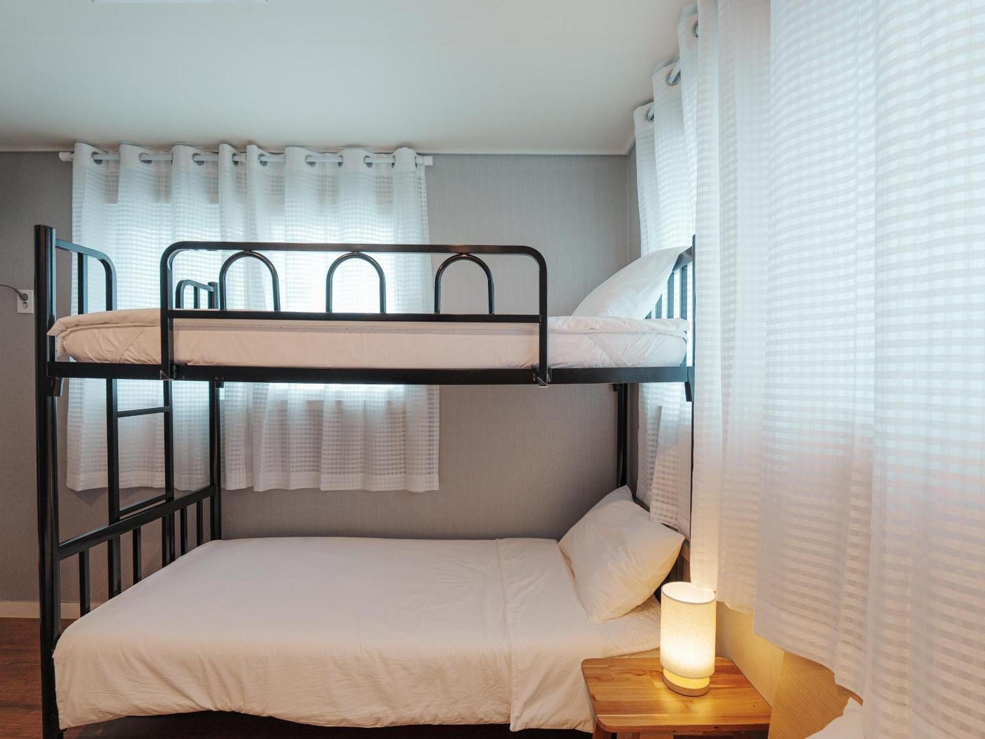 Rain Boots Guest House Инчон Екстериор снимка
