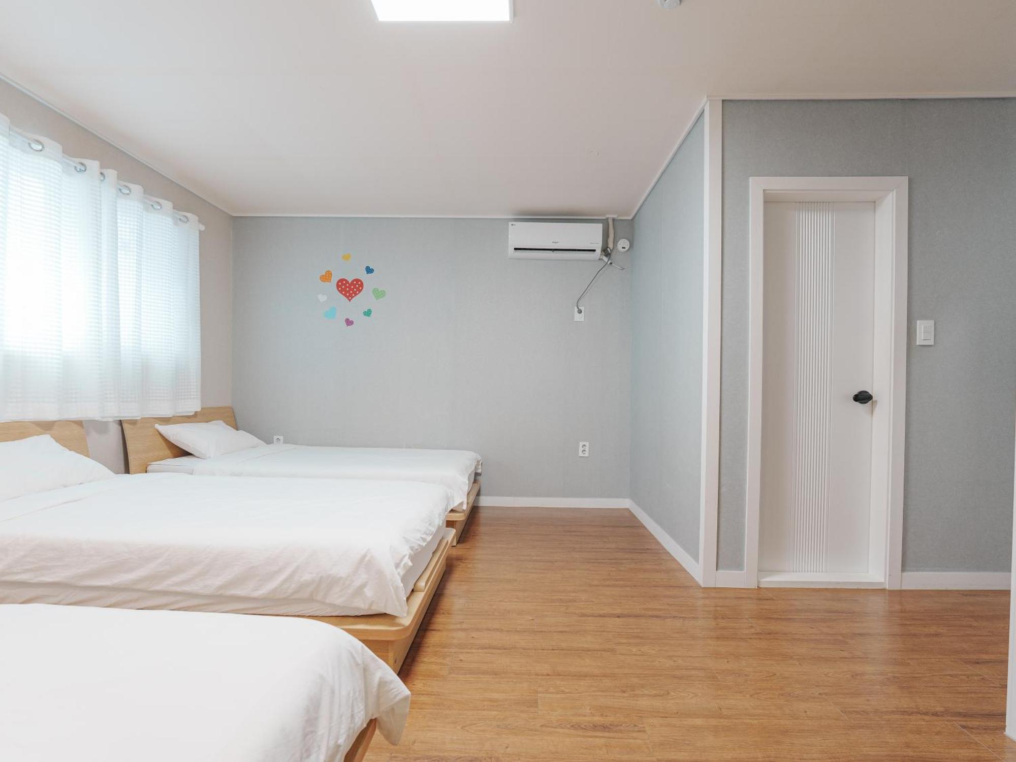 Rain Boots Guest House Инчон Екстериор снимка