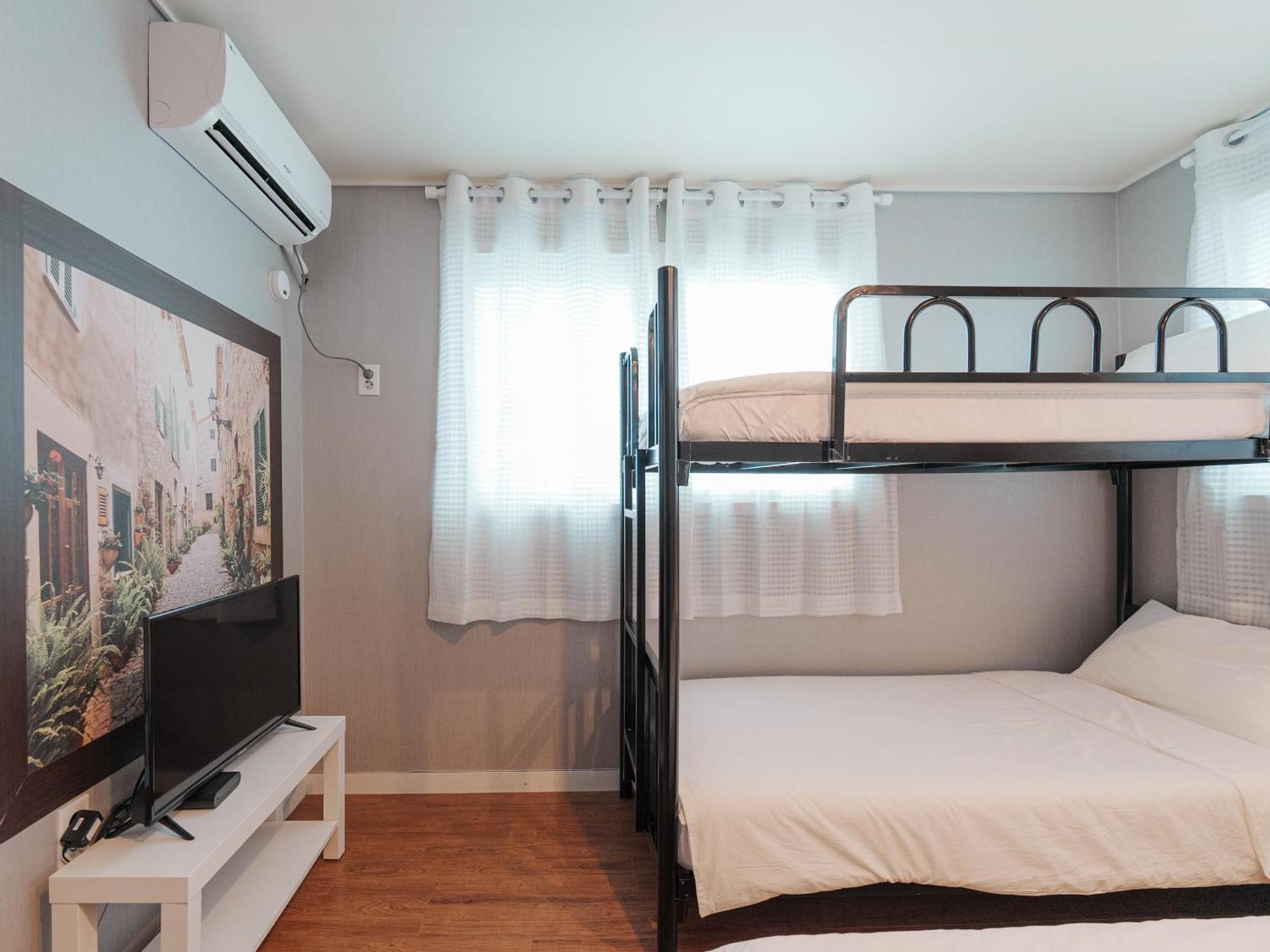 Rain Boots Guest House Инчон Екстериор снимка