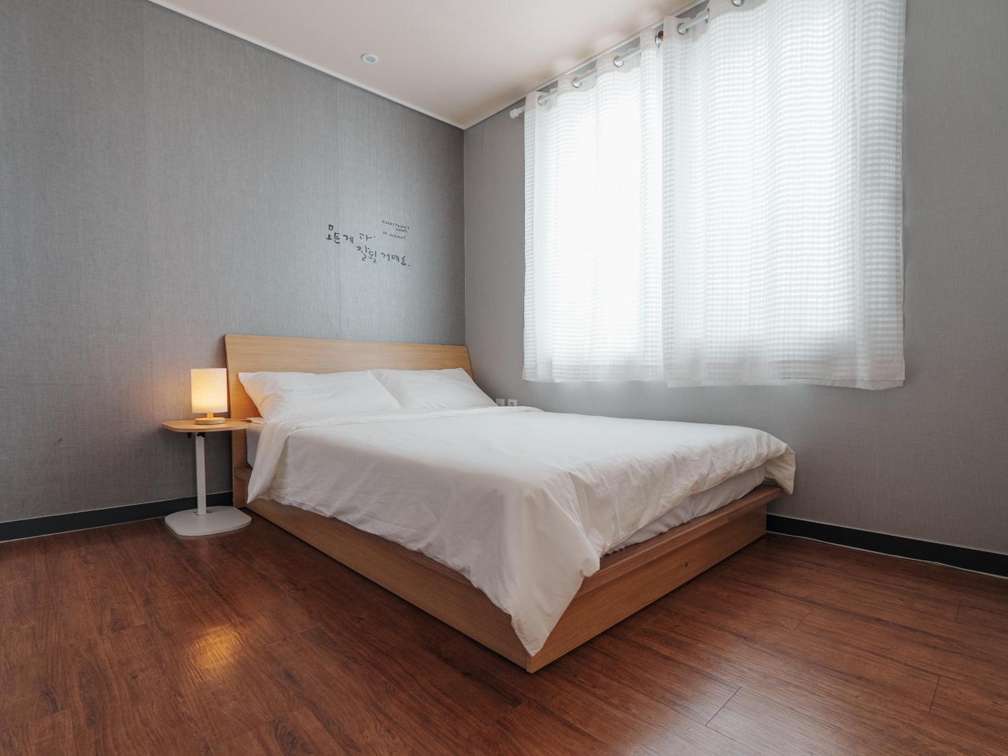 Rain Boots Guest House Инчон Екстериор снимка