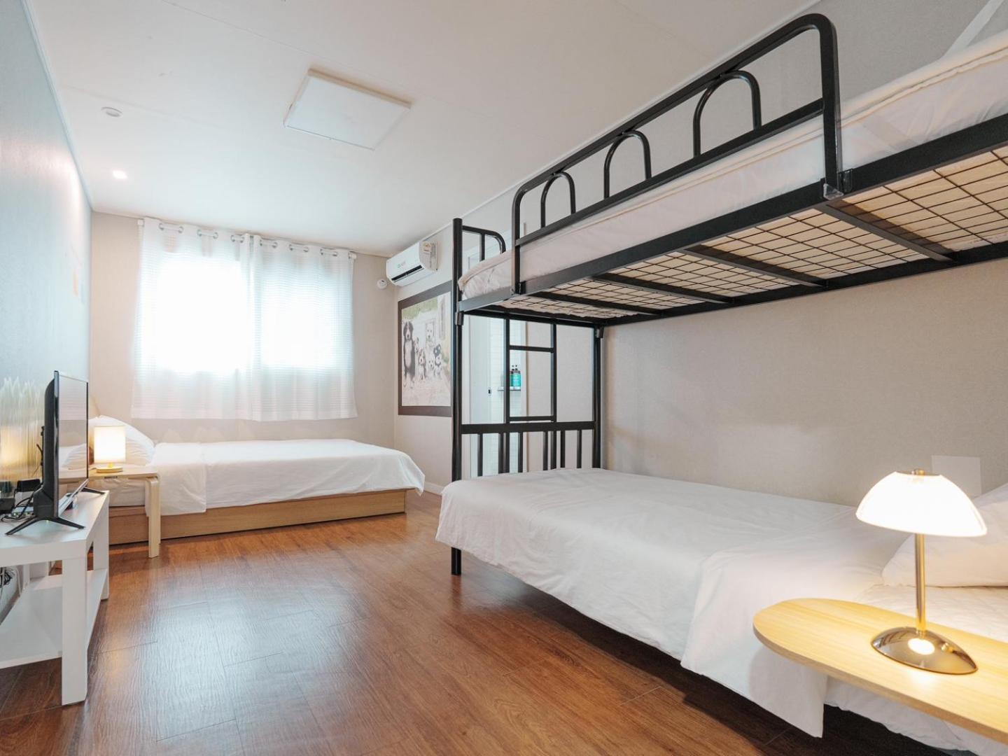 Rain Boots Guest House Инчон Екстериор снимка